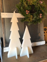Cargar imagen en el visor de la galería, Arbol Navidad escultura de cera