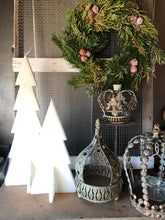 Cargar imagen en el visor de la galería, Arbol Navidad escultura de cera